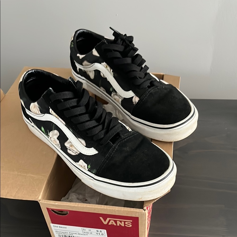 Men’s Vans Old Skool Shoes - Black Floral Sneakers